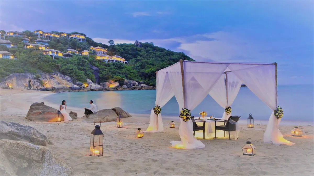 396 couple beach thailand