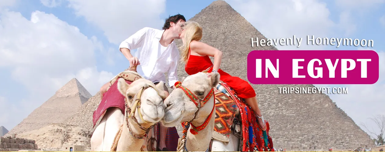 /img/407-couple-packing-egypt.webp