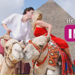 /img/407-couple-packing-egypt.webp