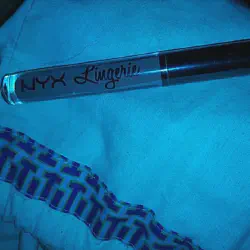 /img/411-nyx-lip-lingerie-honeymoon-application.webp