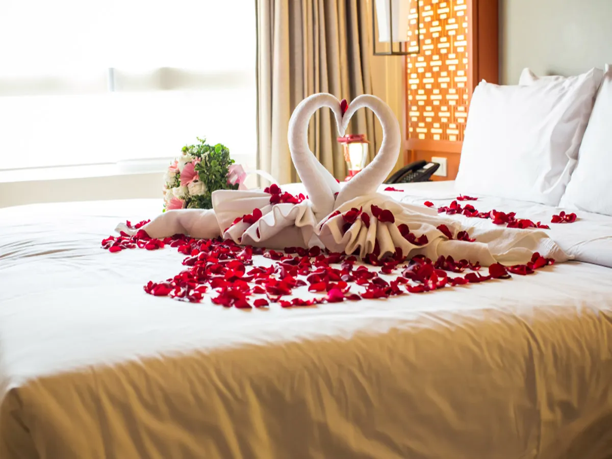 412 honeymoon suite luxury