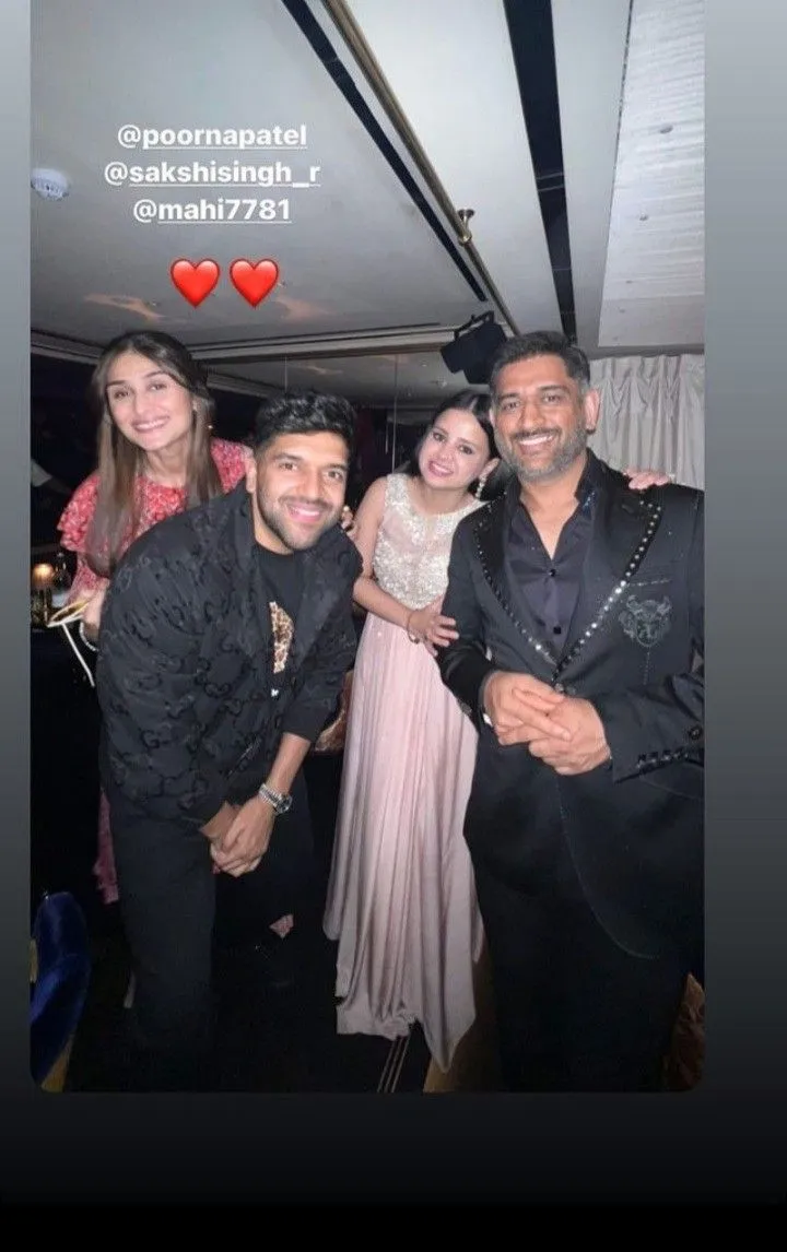 /img/457-ms-dhoni-couple-goals.webp