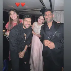 /img/457-ms-dhoni-couple-goals.webp