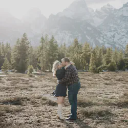 /img/458-jackson-hole-memorable-honeymoon.webp