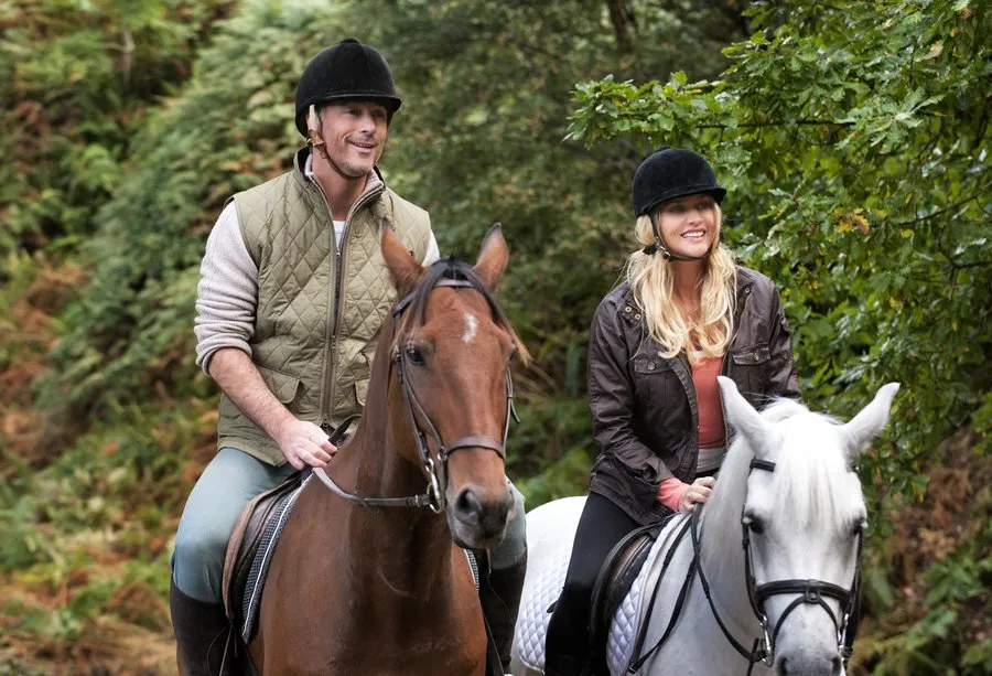 515 honeymoon for one hallmark movie scene1