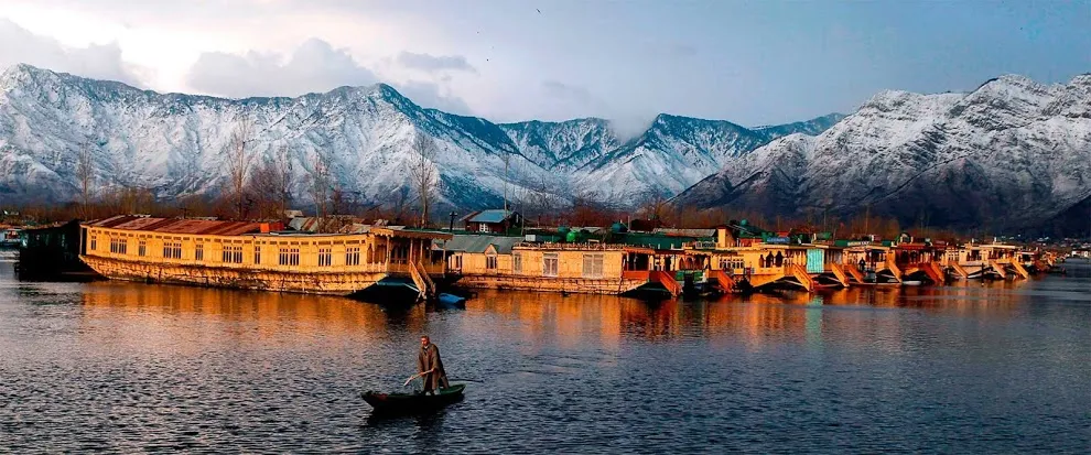 523 srinagar dal lake