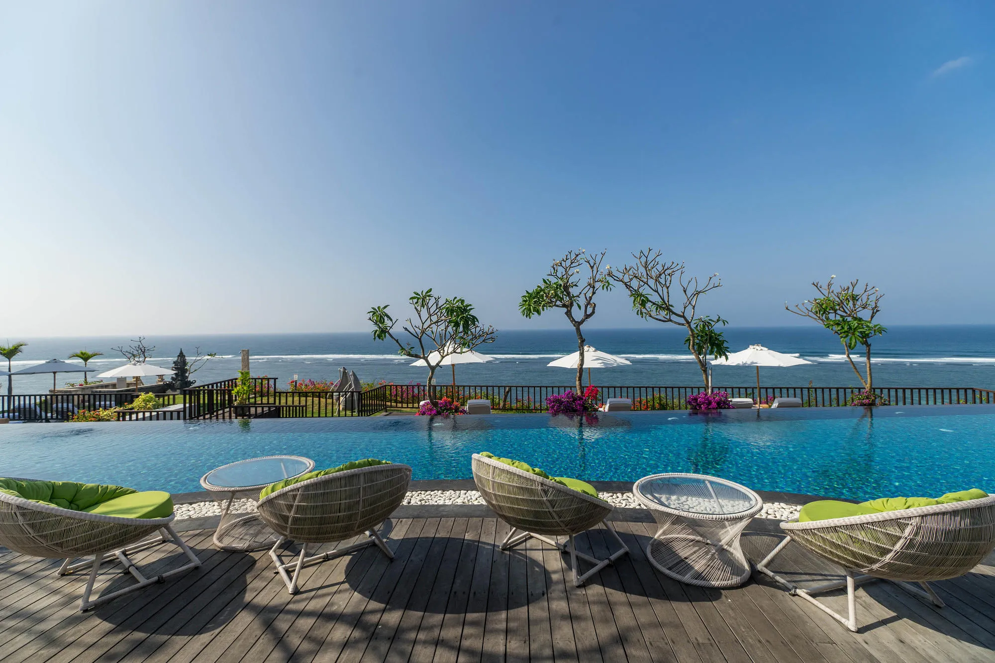 526 honeymoon resort dining