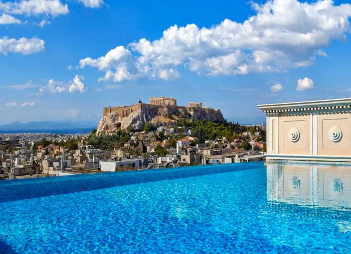 /img/590-greece-honeymoon-couple.webp