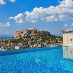 /img/590-greece-honeymoon-couple.webp