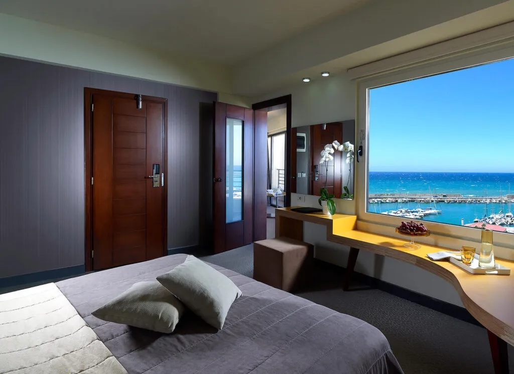 590 greece honeymoon hotels