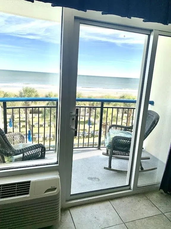 605 pensacola couple activities