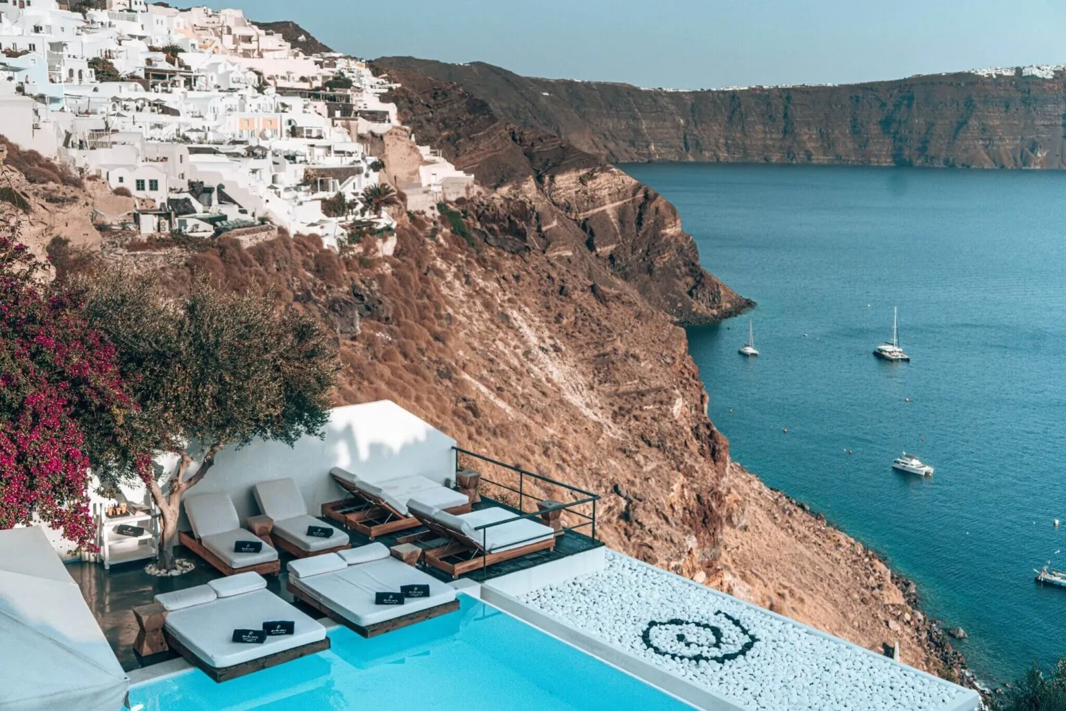 608 cave pool suite