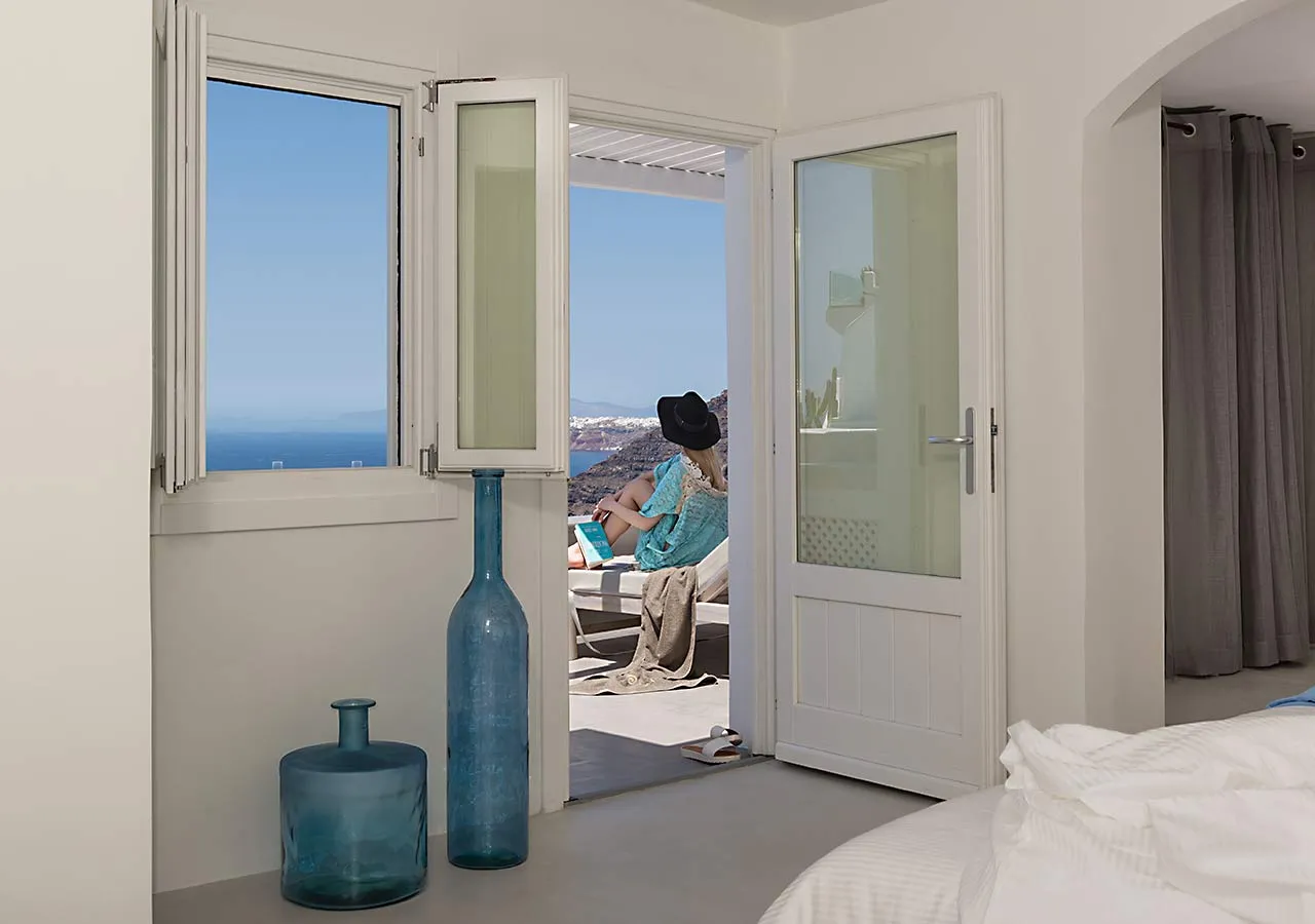 /img/608-honeymoon-suite-sea-view.webp