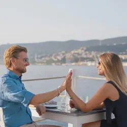 /img/612-honeymoon-yacht-activities.webp