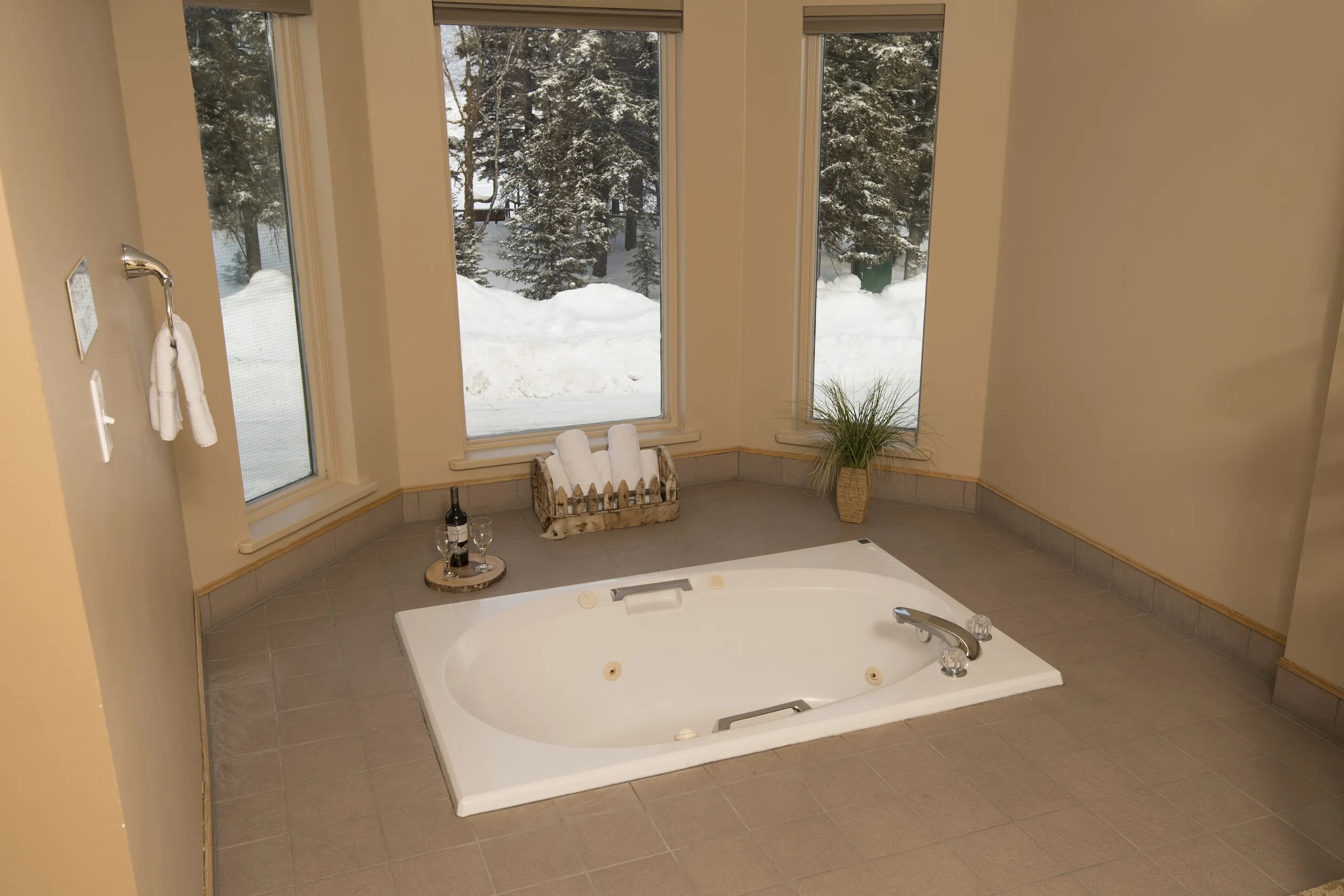 614 hawaii honeymoon suite spa