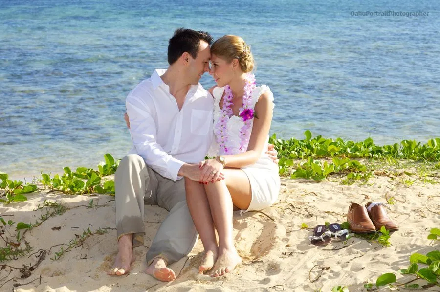 /img/633-hawaii-honeymoon-couple.webp