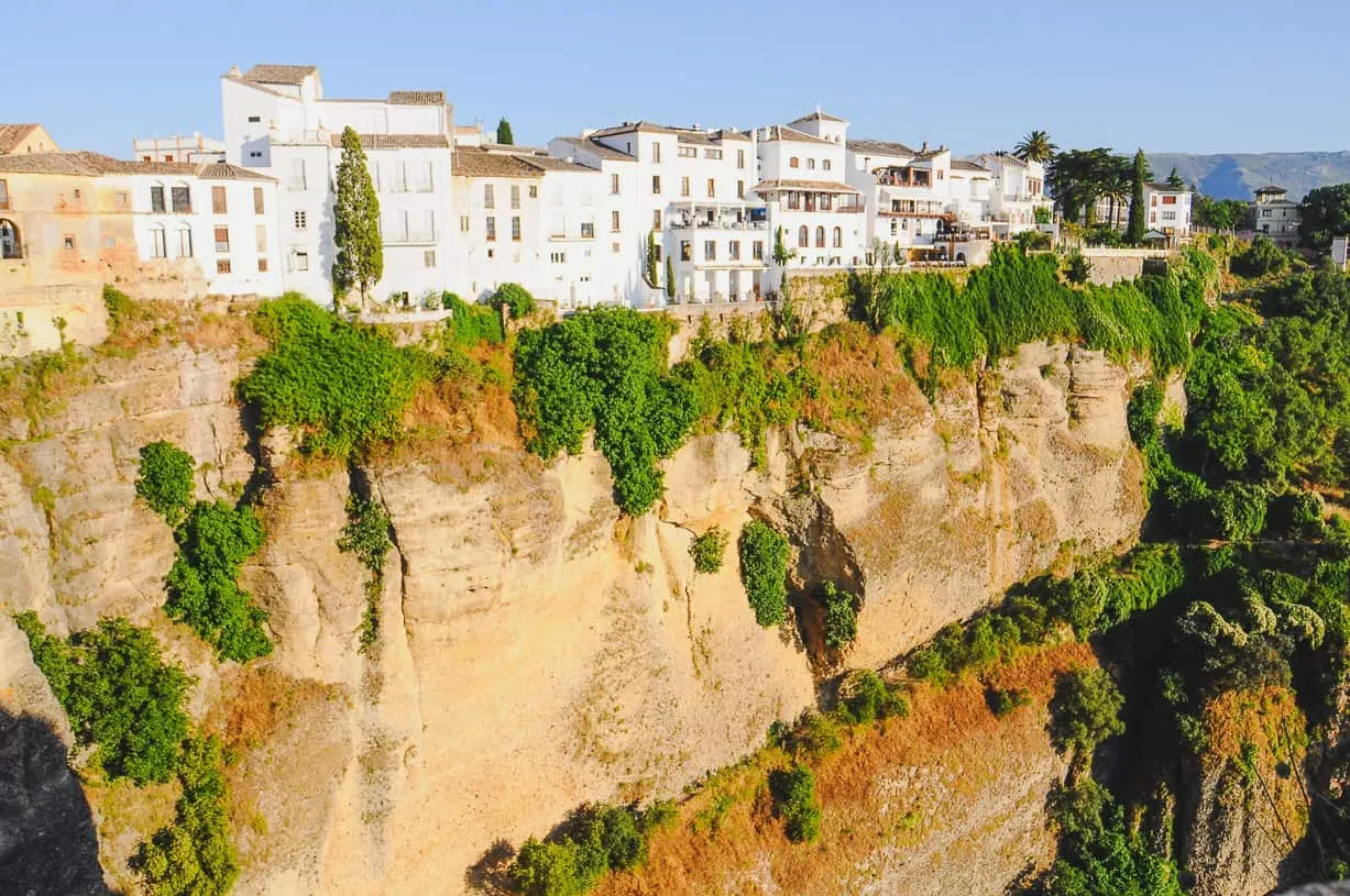 /img/637-spanish-culture-honeymoon.webp