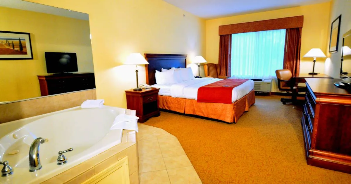 647 georgian lakeside resort suite