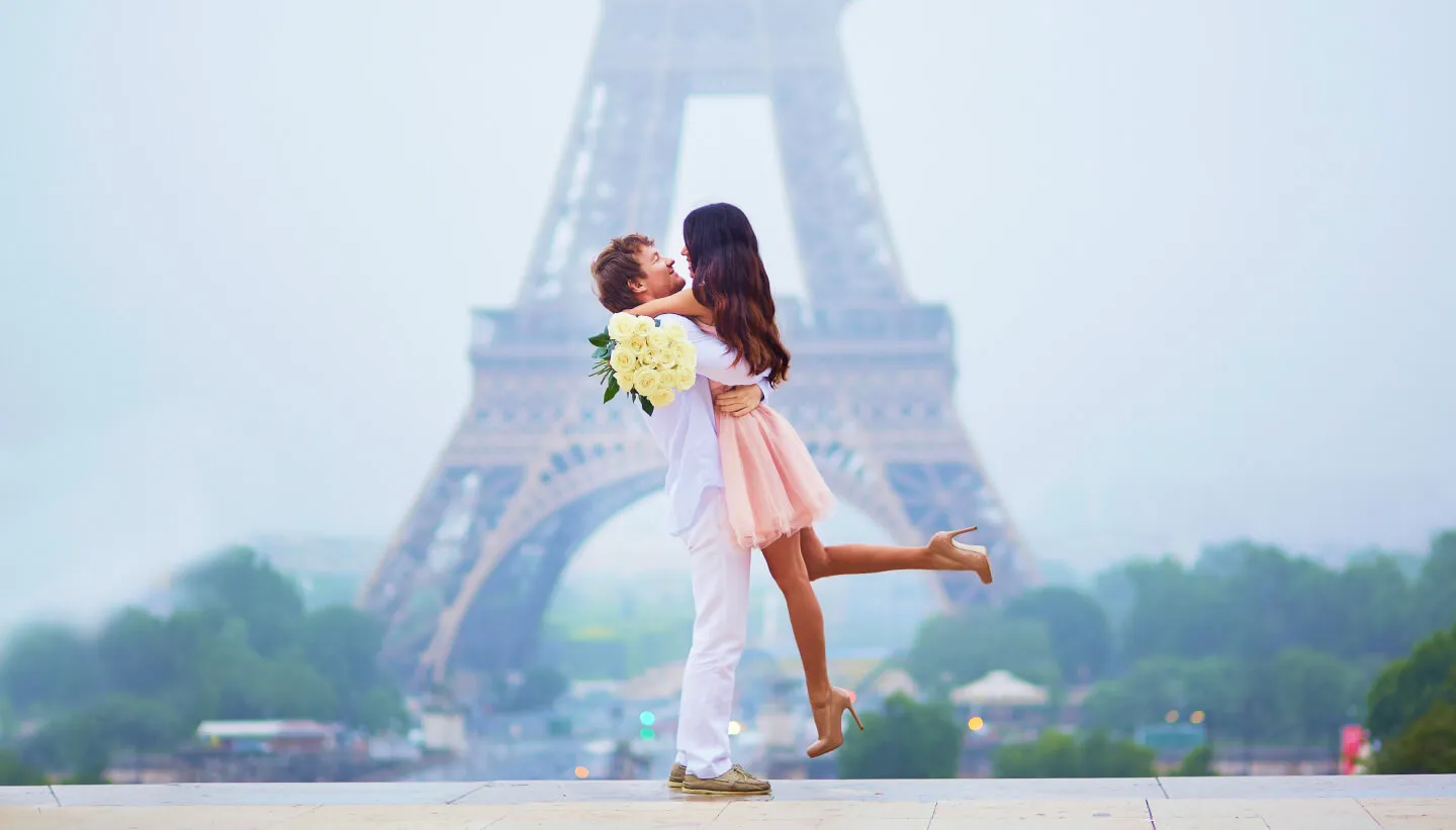 /img/656-paris-hotel-romantic.webp