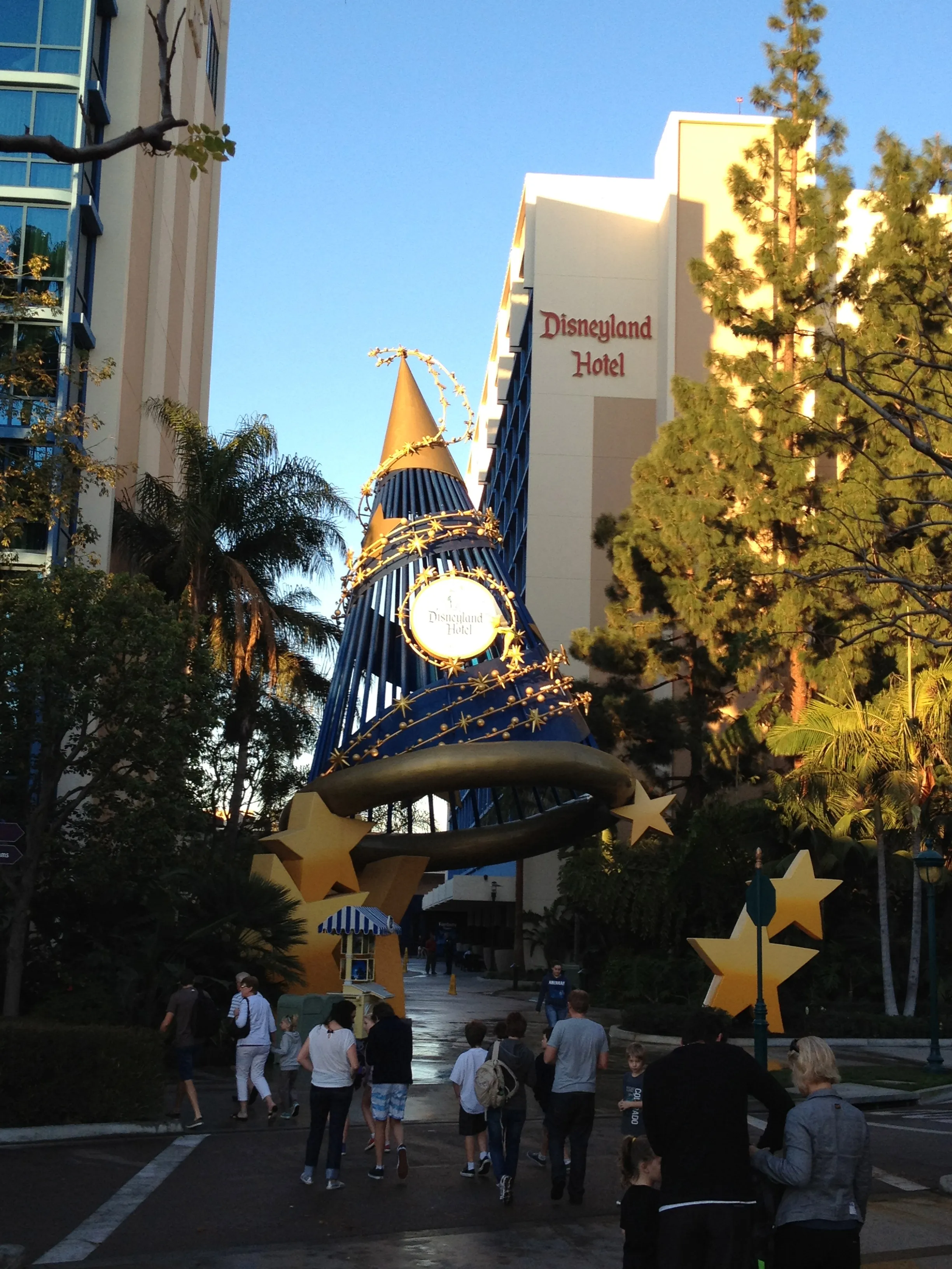 668 disneyland packing essentials