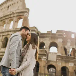 /img/670-italy-honeymoon-couple.webp
