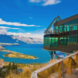 /img/677-new-zealand-honeymoon-travel.webp