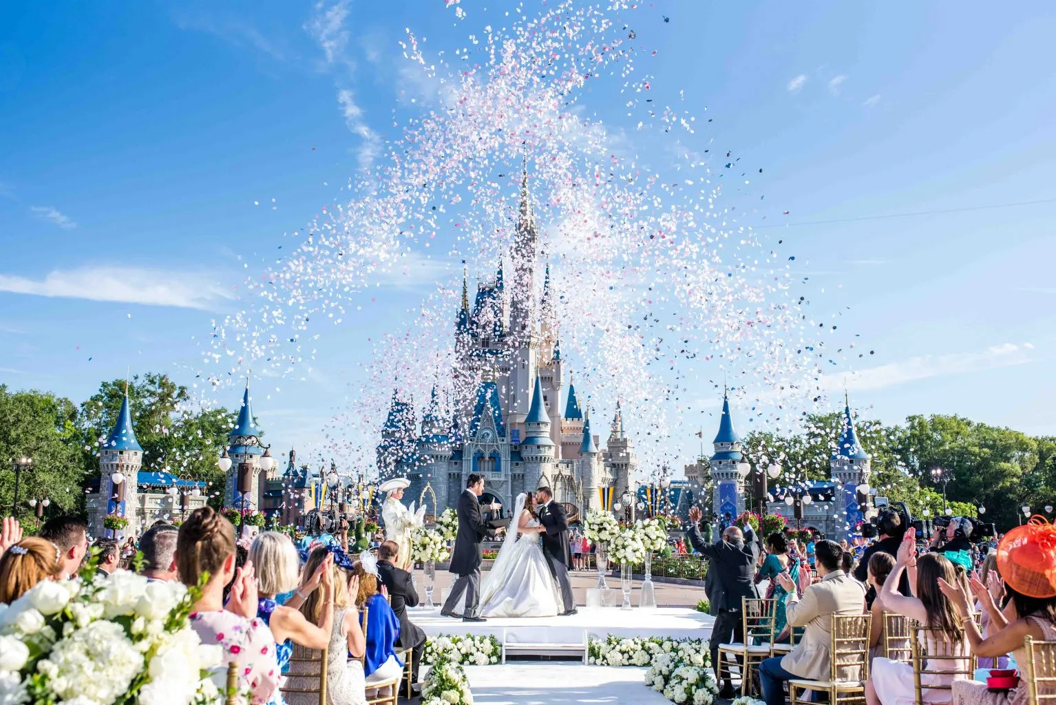/img/696-disney-honeymoon-celebration-button.webp