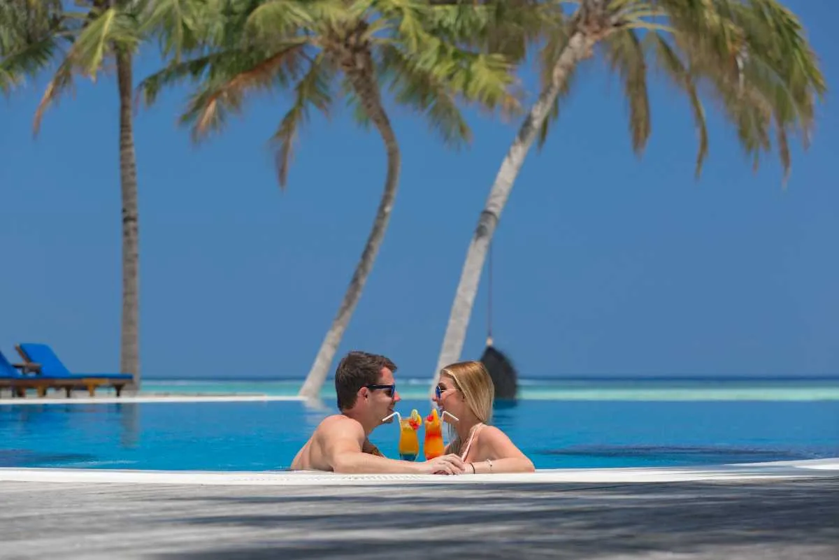 /img/697-maldives-seaplane.webp