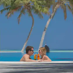 /img/697-maldives-seaplane.webp