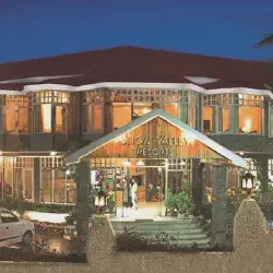 /img/713-couple-traveling.webp