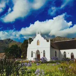 /img/714-south-africa-honeymoon-couple.webp