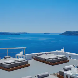 /img/720-santorini-couple-breakfast.webp