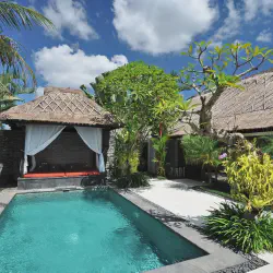 /img/721-honeymoon-couple-phuket.webp