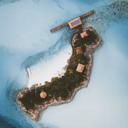 /img/723-bahamas-passport-travel.webp
