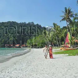 /img/726-couple-snorkeling.webp