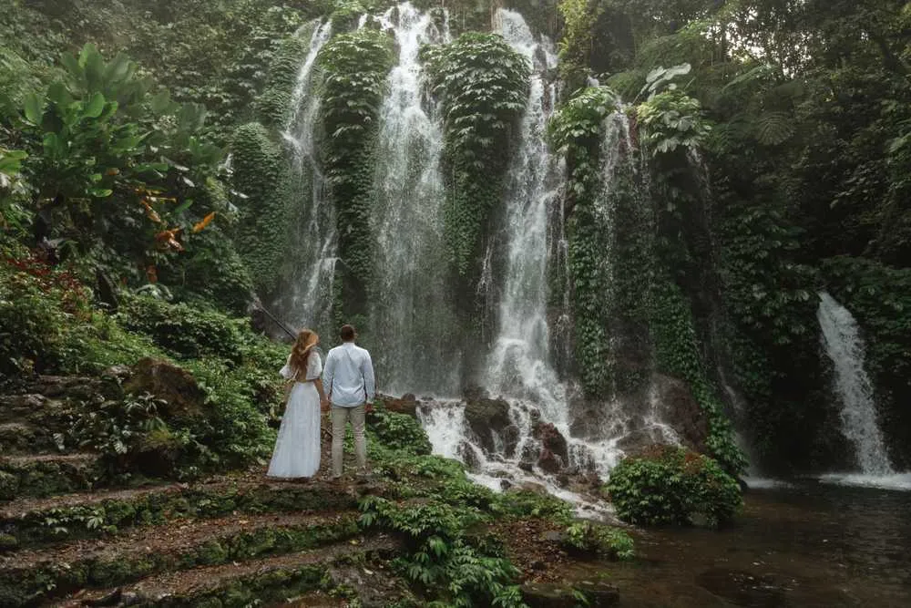 /img/729-bali-temple-honeymoon.webp