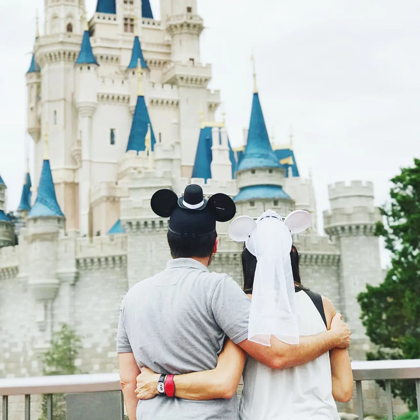 732 disney world honeymoon couple
