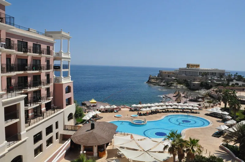 735 malta fine dining